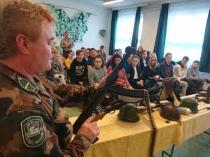 A kézzel fogható hadtörténelem